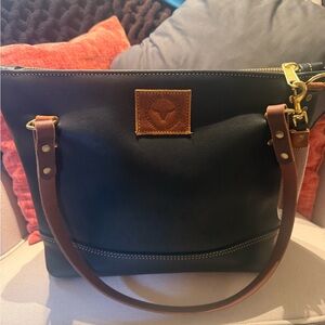Coastal hillbilly shoulder carry in black full grain leather.  New without tags